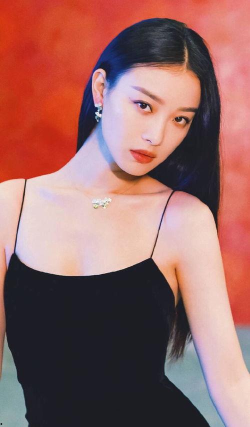 女明星网红壁纸图片高清,魅力四溢，美不胜收