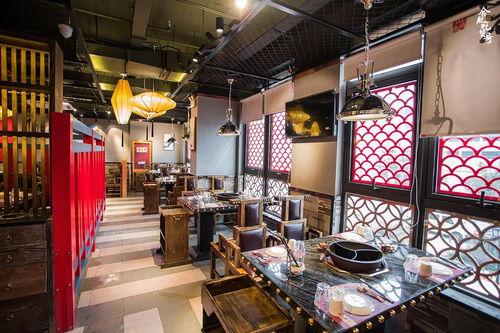 开火锅店明星网红,引爆美食潮流的跨界合作