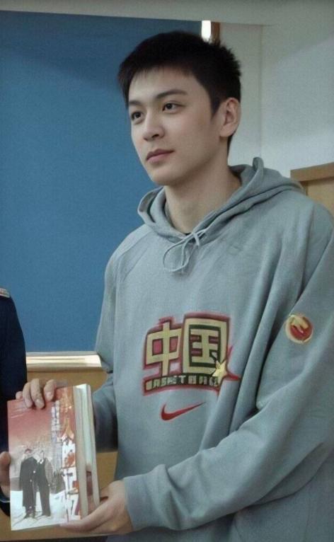 早婚男明星网剧爆红,爱情与事业的完美交织