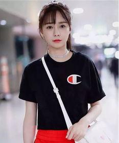 明星网红短袖女星是谁呀,明星网红短袖女星，时尚穿搭引领潮流