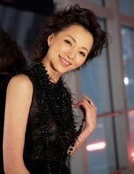 明星网红董卿简介视频,从荧幕女神到网红达人，揭秘她的魅力人生