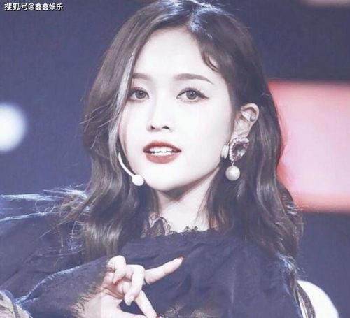 宋小睿明星网红图片,网红界的璀璨明星，魅力四射的时尚达人