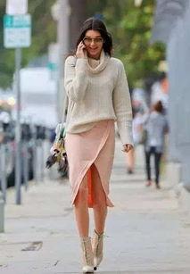 明星网红穿高领毛衣视频,明星网红演绎冬季保暖新风尚