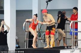 多位明星网红在跳水现场,明星网红齐聚一堂