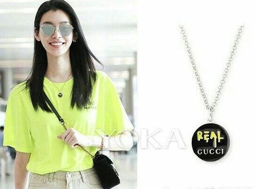 明星网红穿搭对比照,揭秘时尚界的秘密武器