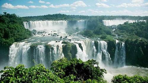 巴西伊瓜苏今日天气,阳光明媚，雨林风情盎然”