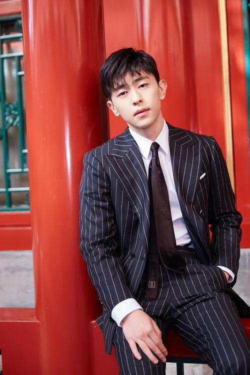 明星网红西装店名字,明星网红同款西装，尽在西装界新宠店铺