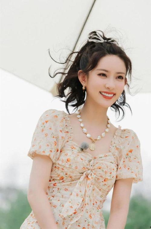 明星网红同台差距孟子义,孟子义展现独特魅力，差距引人瞩目